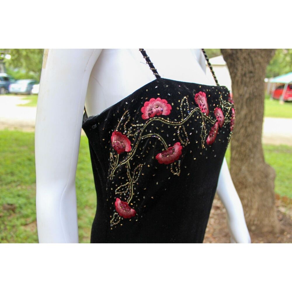 Xscape By Joanna Chen Black Evening Gown With Beaded Floral Design Size 10 - Picture 4 of 16
